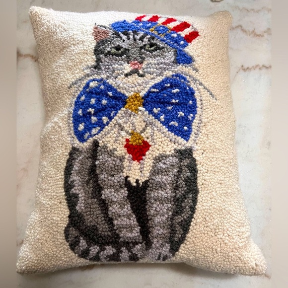 Pillow Needlework Cat Patriotic 14 x18 Mary Lake Thompson Peking Wool Set Of 2 - Picture 3 of 6